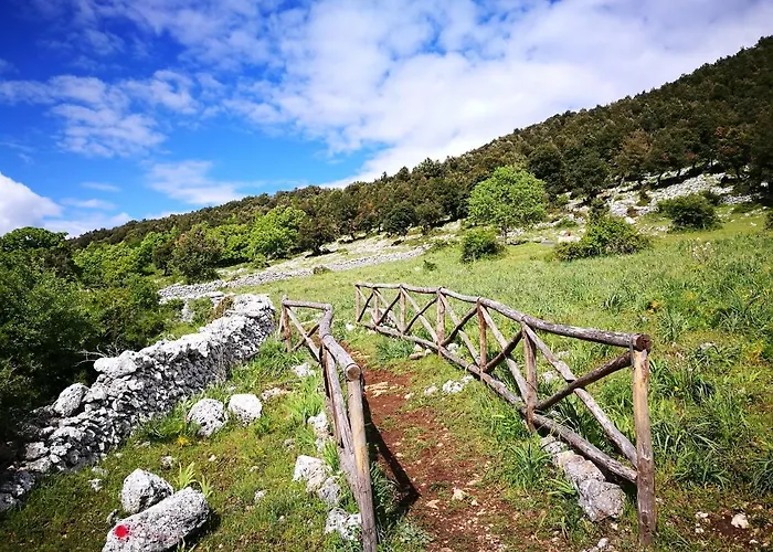 Bed And Breakfast Coppadicuocobb Mattinata
